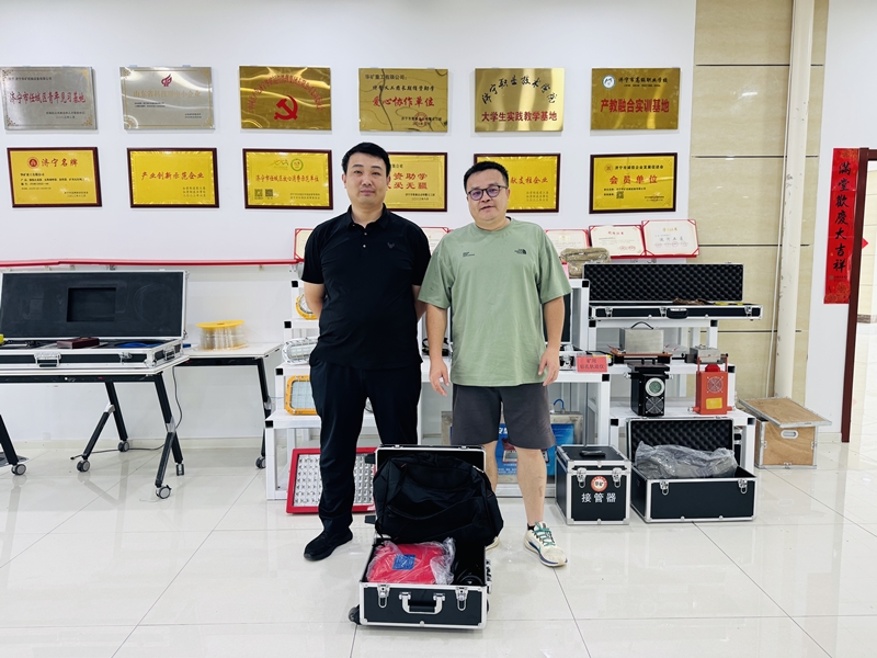 熱烈歡迎廣西客商蒞臨華礦集團(tuán)現(xiàn)場自提YCS3000瞬變電磁儀一臺(tái)